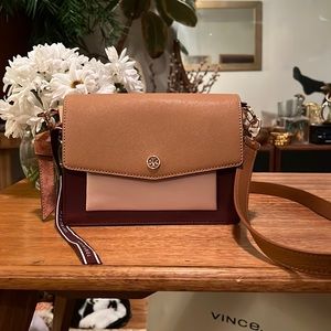 Tory Burch Robinson Crossbody Handbag with Leather Strap Saffiano Leather Suede